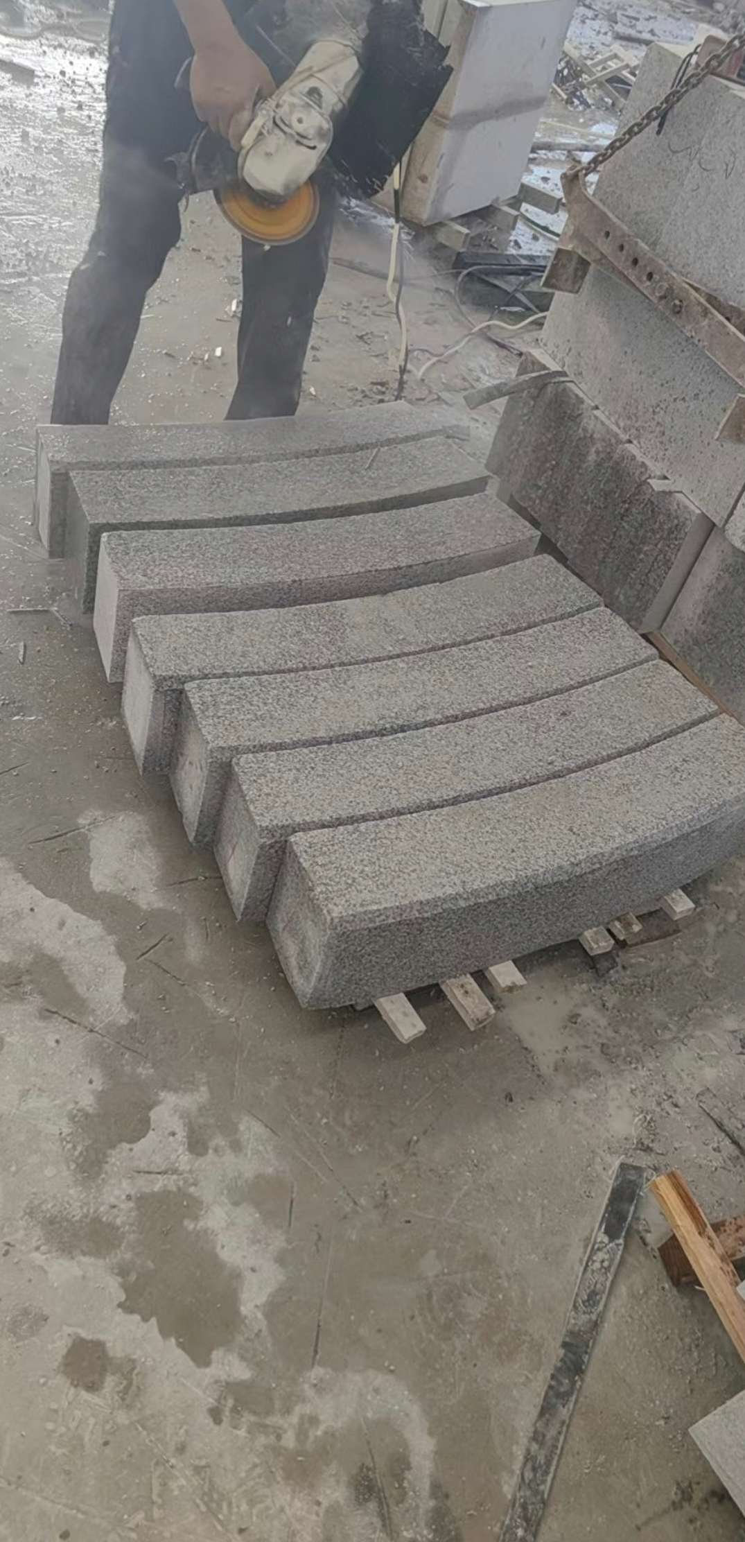 厦门芝麻白弧形路牙石