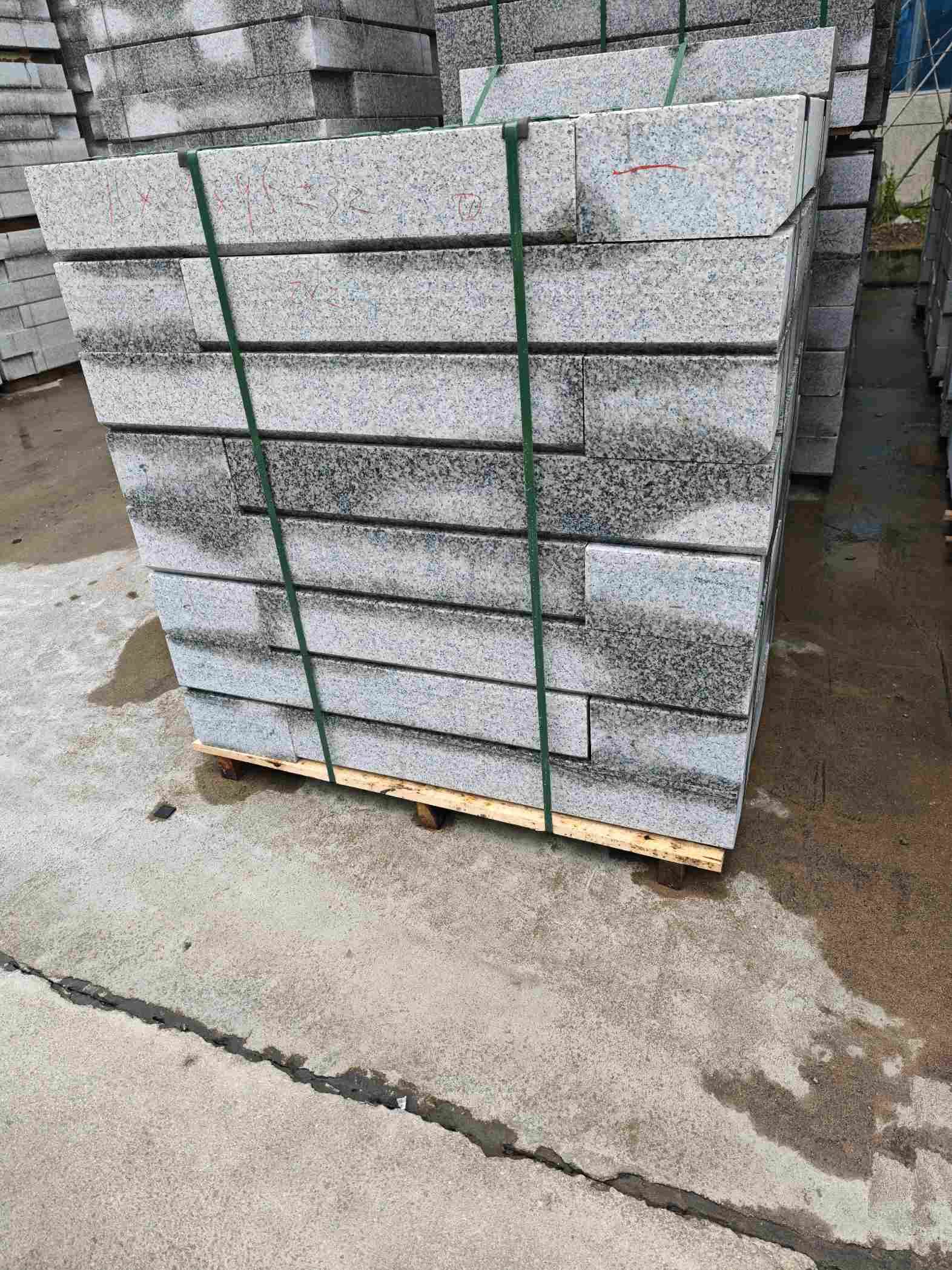 厦门芙蓉白路牙石，马路牙子